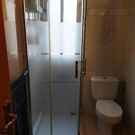 Habitacion Nueva,Amplia Y Galeria En Piso Compartido