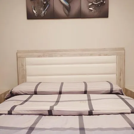 Habitacion nueva,amplia y galeria en piso compartido * Zaragoza