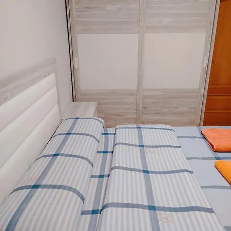 Habitacion Nueva,Amplia Y Galeria En Piso Compartido Zaragoza